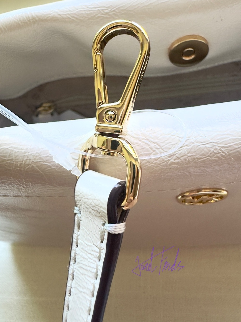 NWT 🤍 Michael Kors Matilda Small Cinched Crossbody Bag - Picture 9 of 10